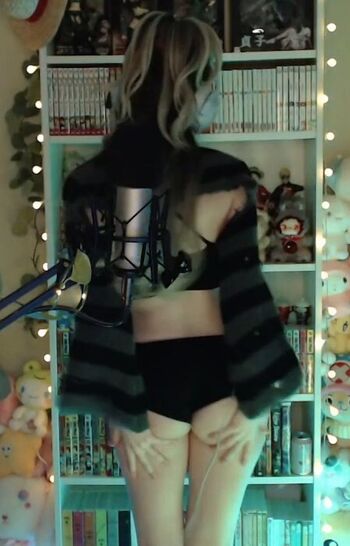 Full leaked Skymi chan page private onlyfans photo