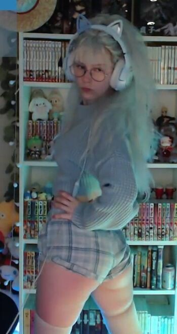 Full leaked Skymi chan private onlyfans photo