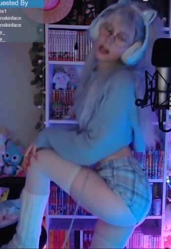 Full leaked Skymi chan private onlyfans photo