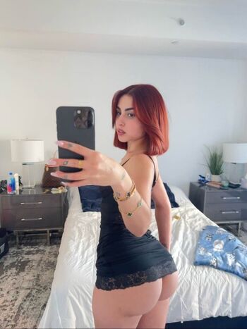 Full leaked Slim women with a big ass page private onlyfans photo