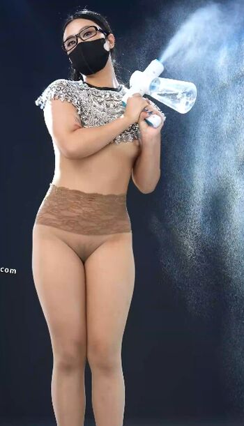 Full leaked Slutty asian dancers private onlyfans photo