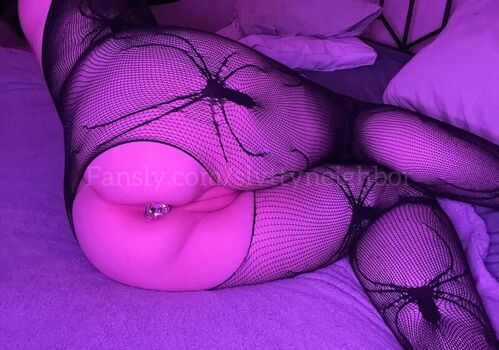 slvttyneighbor