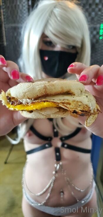 Full leaked Smol minxy private onlyfans photo