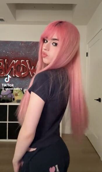 Full leaked Snowwcone private onlyfans photo