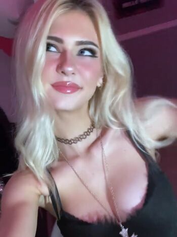 Full leaked Snuggii private onlyfans photo