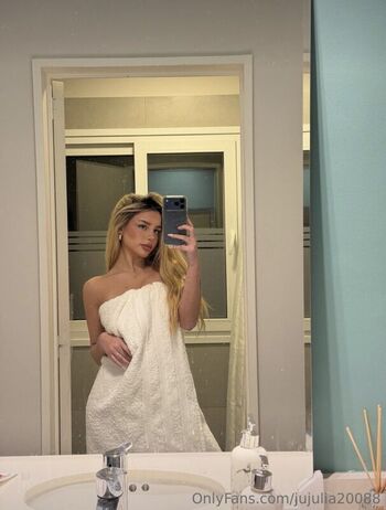 Full leaked Sofiareyyes private onlyfans photo