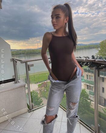 Full leaked Solangejuraszik private onlyfans photo