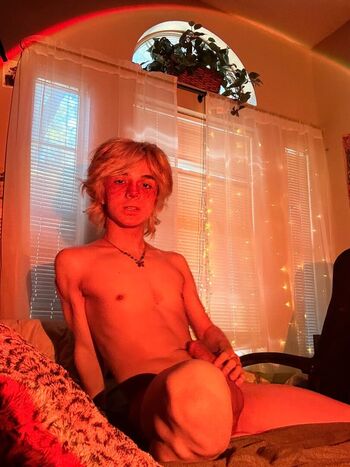 Full leaked Soleliox private onlyfans photo