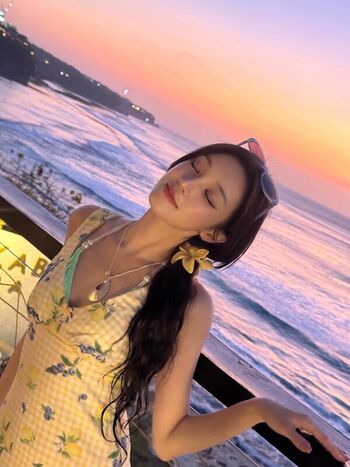 Full leaked Song yuqi page private onlyfans photo