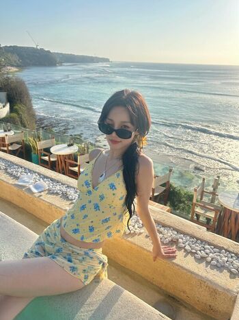Full leaked Song yuqi page private onlyfans photo