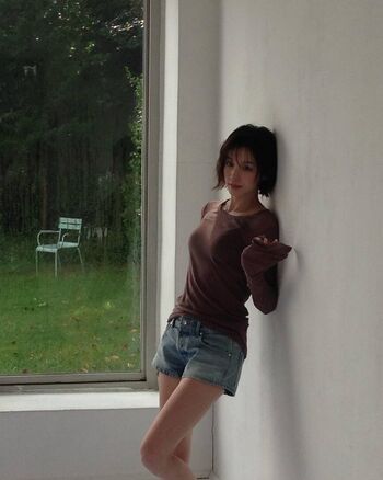 Full leaked Song yuqi private onlyfans photo