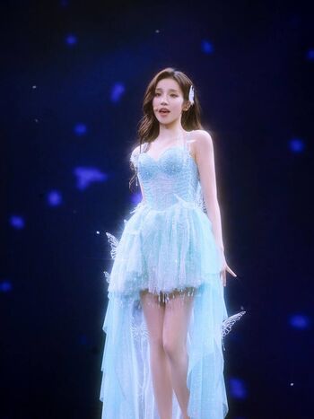 Full leaked Song yuqi private onlyfans photo