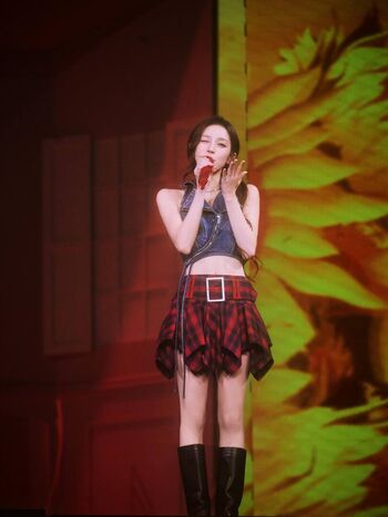 Full leaked Song yuqi private onlyfans photo