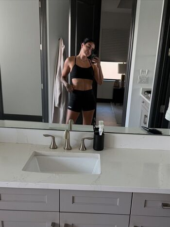 Sonya Deville