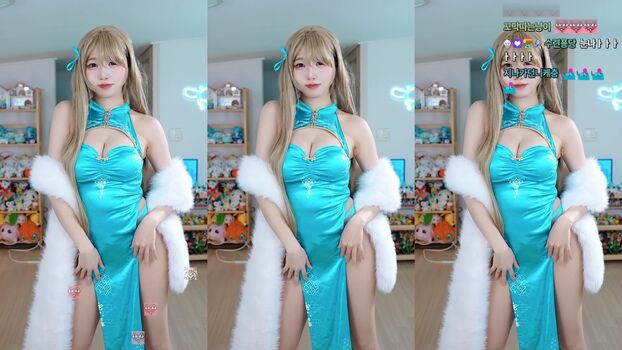 Full leaked Sooflower private onlyfans photo