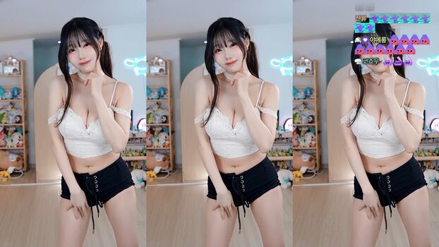Full leaked Sooflower private onlyfans photo