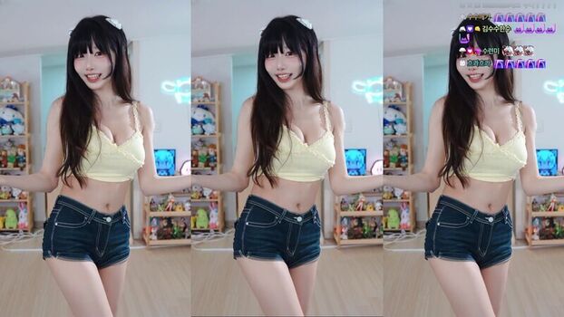 Full leaked Sooflower page private onlyfans photo
