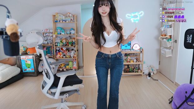 Full leaked Sooflower private onlyfans photo