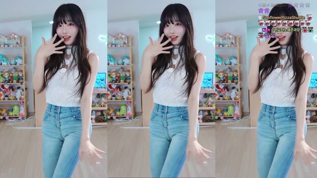 Full leaked Sooflower private onlyfans photo