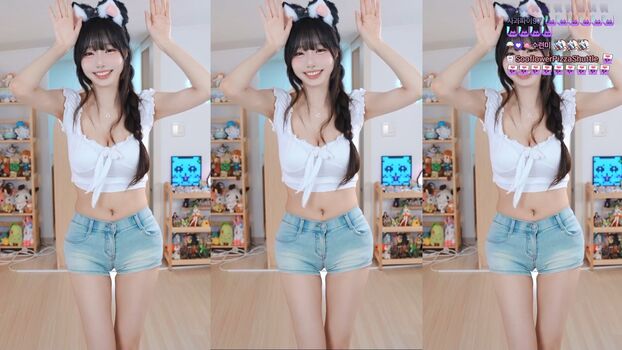 Full leaked Sooflower private onlyfans photo
