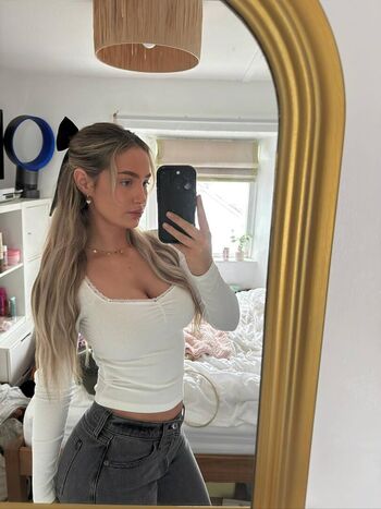 Full leaked Sophbeatrice private onlyfans photo