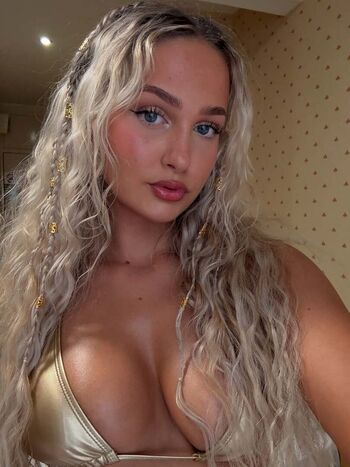 Full leaked Sophbeatrice private onlyfans photo