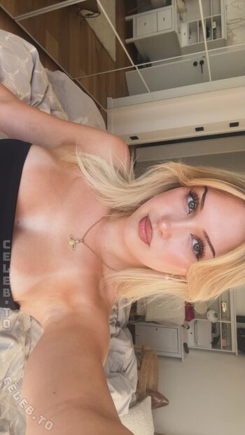 Full leaked Sophiaaperlaa private onlyfans photo