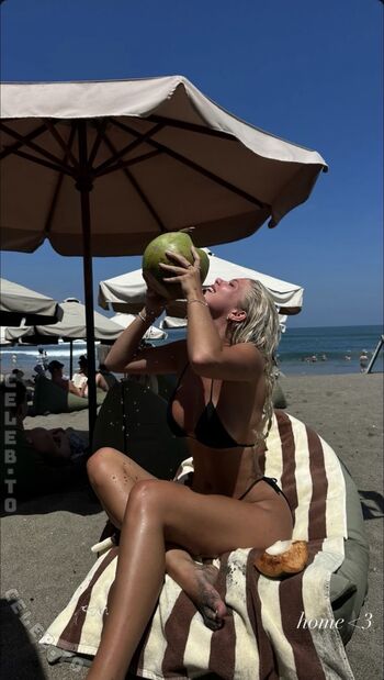 Full leaked Sophie charlott private onlyfans photo