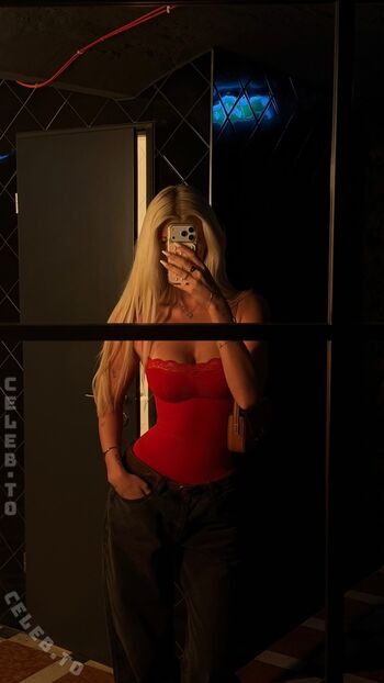 Full leaked Sophie charlott private onlyfans photo