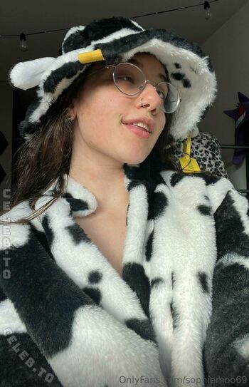 Full leaked Sophie grey private onlyfans photo