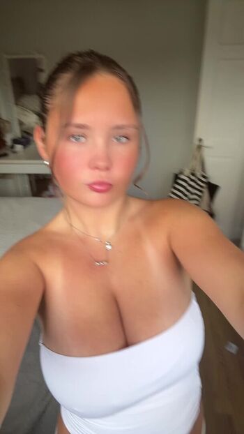 Full leaked Sophie lamont private onlyfans photo