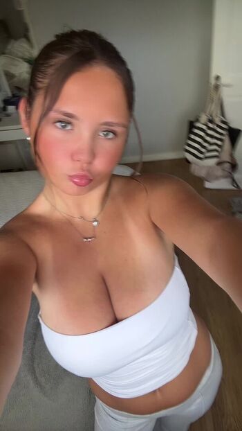 Full leaked Sophie lamont private onlyfans photo