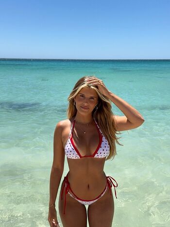 Full leaked Sophie schnr private onlyfans photo