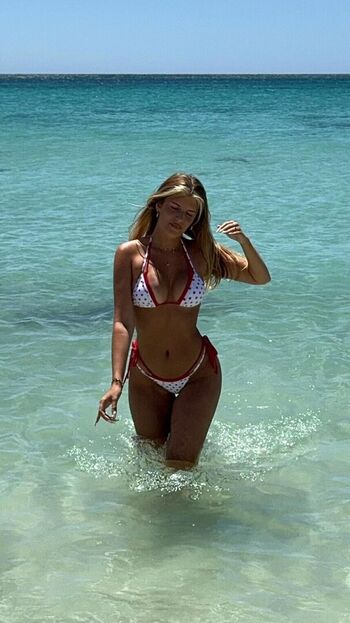 Full leaked Sophie schnr private onlyfans photo