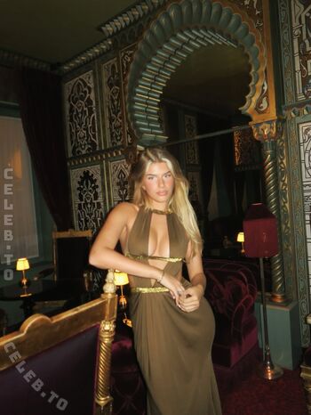 Full leaked Sophie schnur page private onlyfans photo