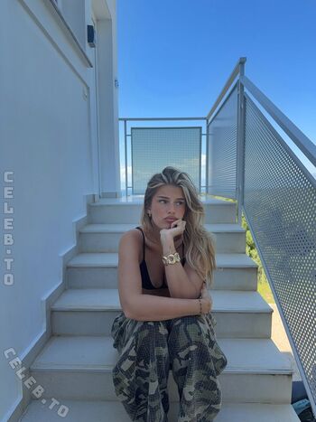 Full leaked Sophie schnur page private onlyfans photo