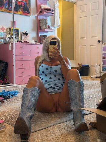 Full leaked Sophie swaney private onlyfans photo