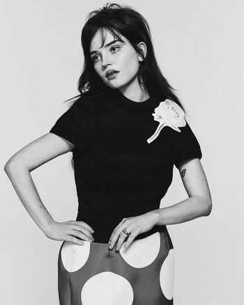 Full leaked Sophie thatcher private onlyfans photo