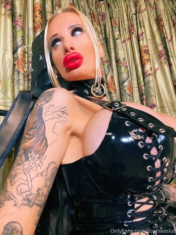 Full leaked Sophieaslut private onlyfans photo