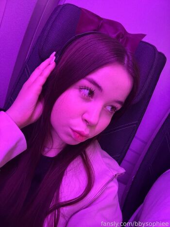 Full leaked Sophiee cutiepie private onlyfans photo