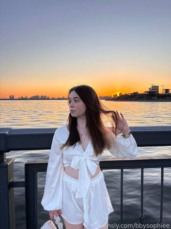 Full leaked Sophiee cutiepie private onlyfans photo