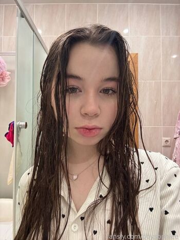 Full leaked Sophiee cutiepie private onlyfans photo