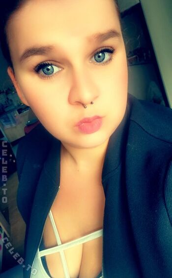 Full leaked Sophieschmande private onlyfans photo