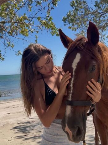 Full leaked Soykarengoncalves private onlyfans photo