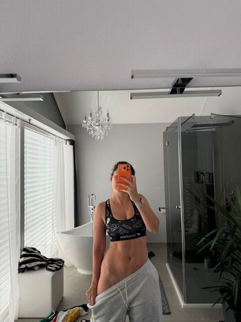 Full leaked Speed skater private onlyfans photo