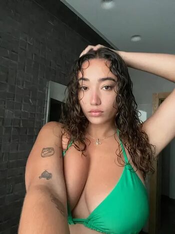 Full leaked Spicyhoney private onlyfans photo