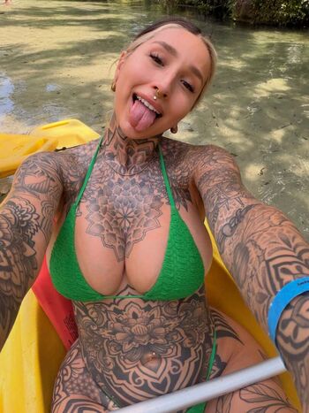 Full leaked Split tongue bri private onlyfans photo