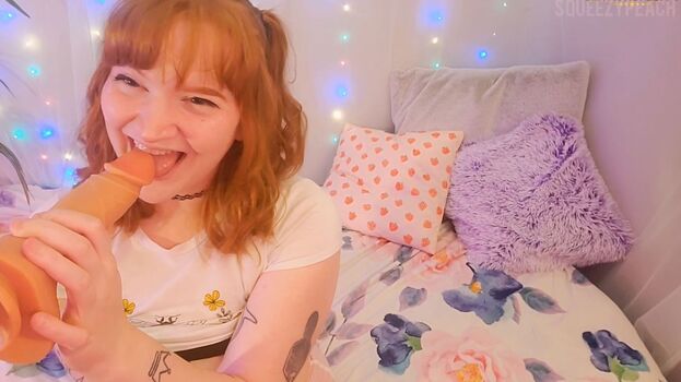 Full leaked Squeezypeach private onlyfans photo