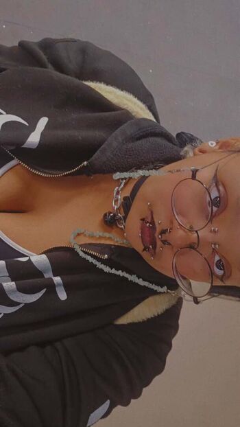 Full leaked Squishybf private onlyfans photo