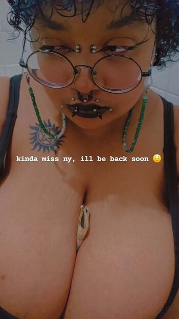 Full leaked Squishybf private onlyfans photo